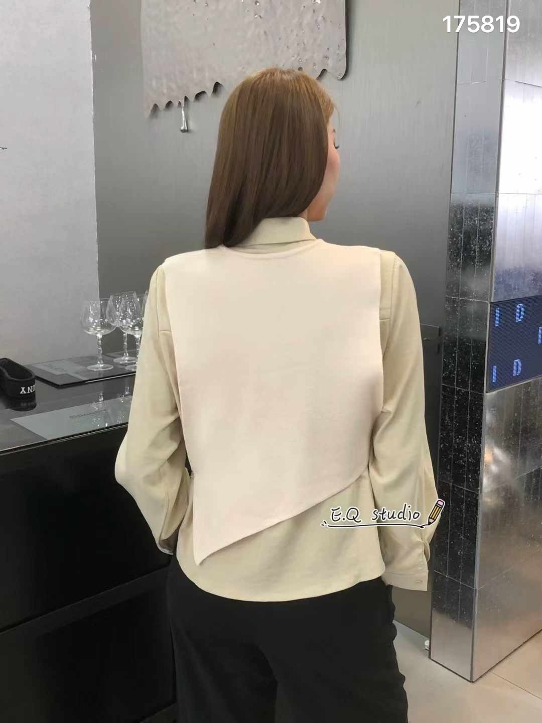 Official Shirt with detachable jacket
